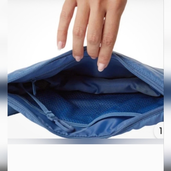 NWT 32 Degrees Cool Crossbody Bag Unisex Blue - Picture 2 of 7